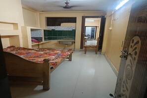 Deluxe Room | Bathroom - Sabitri Homestay (Puri)