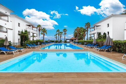 San-Nicolao Beachfront Stay for 4