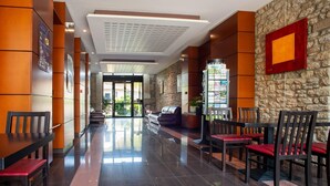 Interior - Dinan Stay with Free Parking (Dinan)