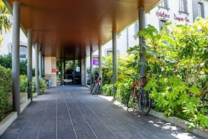 Entrance / Reception - Dinan Stay with Free Parking (Dinan)