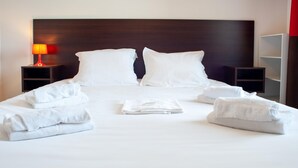 Room - Retreat, Heated Pool & 2 Beds (Dinan)