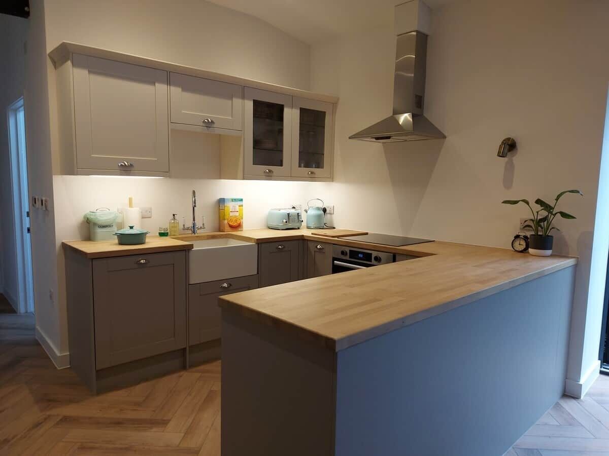 Frigorifero, microonde, forno, lavastoviglie
