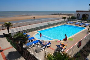 Pool - Coastal apartment near beach for 4 (La- Tranche-sur- mer)