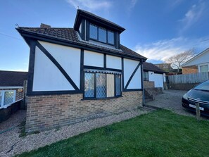 Exterior - A Village Tranquil Modern Tudor House sea Views (Brighton)