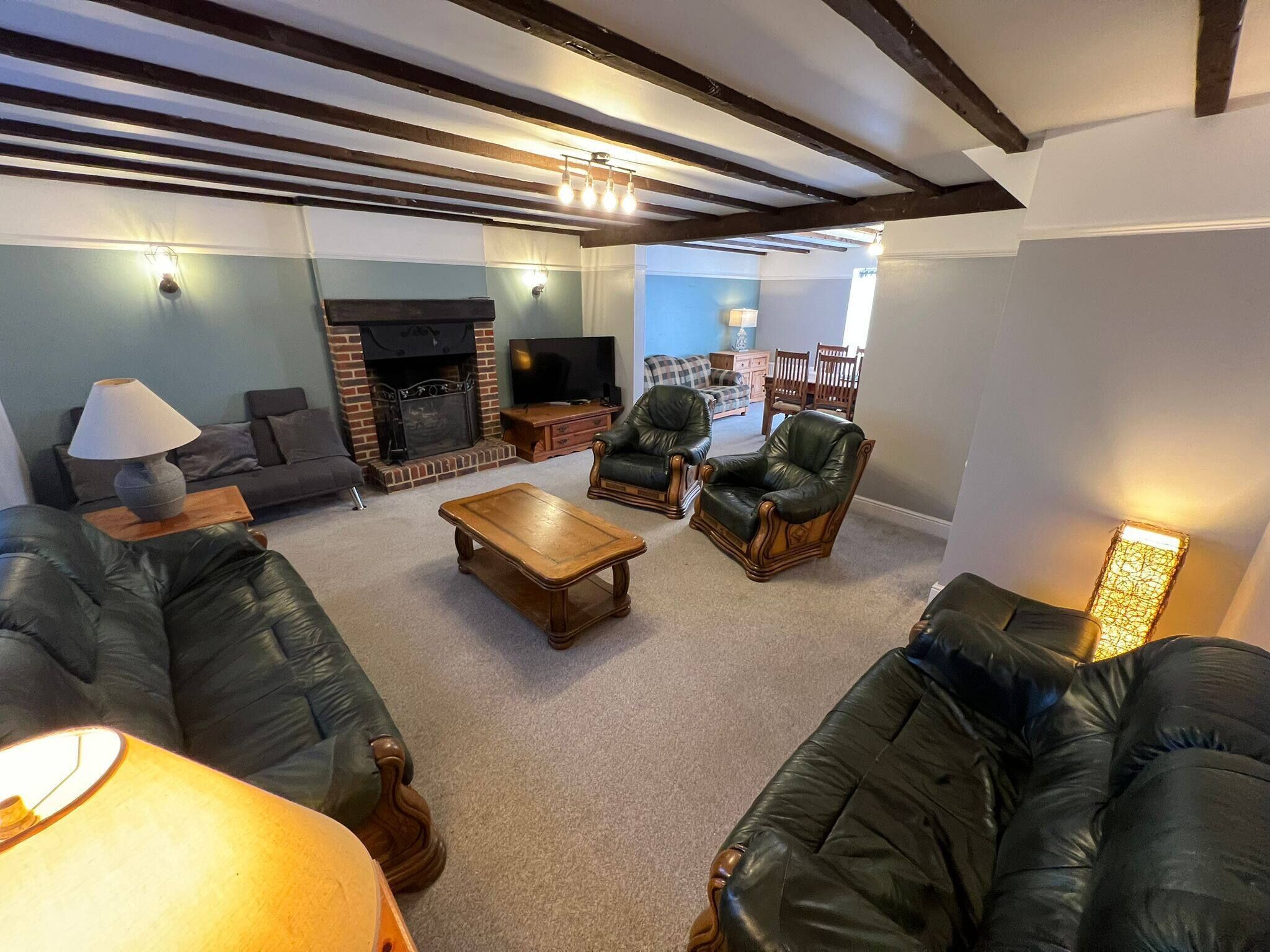 House, 4 Bedrooms, Fireplace | Living area