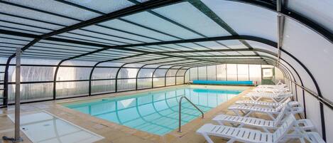 Piscine intérieure