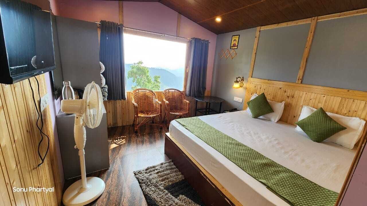 Chambre Deluxe double, vue sur la ville | Bureau, accès au Wi-Fi (inclus)
