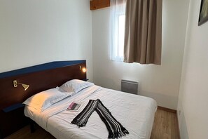 Free WiFi - Family apartment with terrace (BOLQUERE)