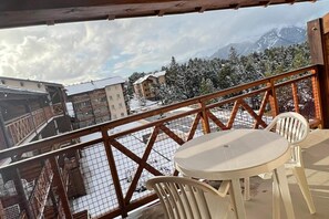 Outdoor dining - Family apartment with terrace (BOLQUERE)