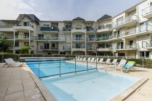 Pool - Coastal apartment for family stay (LES  SABLES  D'OLONNE)