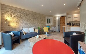 TV - 2 bedroom lovely home in Les Portes-en-Ré (Les Portes-en-Ré)
