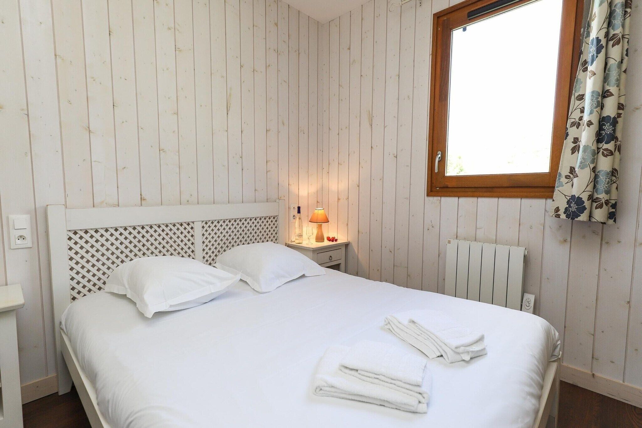 Chalet En Bois Accessible à 6 Personnes - Corrèze