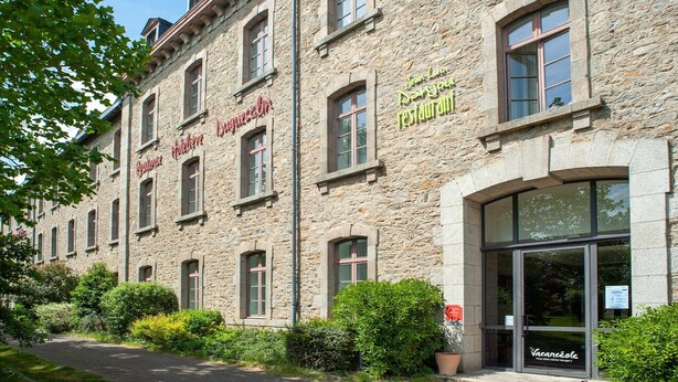 Exterior - Retreat, Views of Meadows (DINAN)