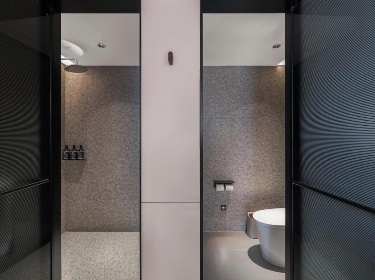 Basic-Doppelzimmer | Badezimmer | Dusche, kostenlose Toilettenartikel, Haartrockner, Hausschuhe