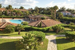 Pool - Sea View Apartment for 6 Guests (Linguizzetta)