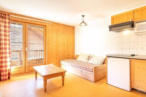 Smart TV - Comfortable apartment with pool access (SAINT-SORLIN-D'ARVES)