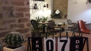 Interior - Deluxe Compact Flat with Jacuzzi (Alicante)