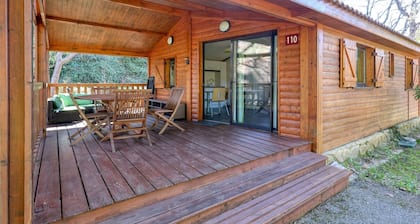 Quiet Detached Chalet for five