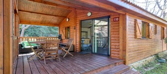 Quiet Detached Chalet for five