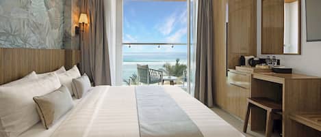 Ocean View with Private Balcony (Free Return Airport Transfer) | Coffre-fort, bureau, espace de travail pour ordinateurs portables