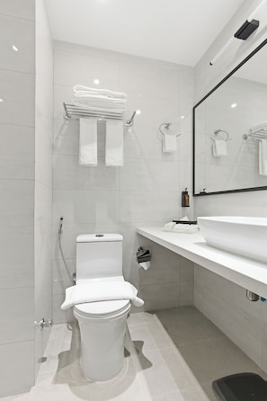 Superior Deluxe Double or Twin Room (Free Return Airport Transfer) | Badrum | Dusch, hårtork, handdukar och tvål