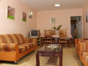 TV - mit mehreren Balkonen und Terrasse by Interhome (Cap Malheureux)