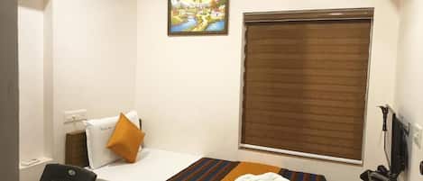 Deluxe Single Room, Non Smoking | Free WiFi