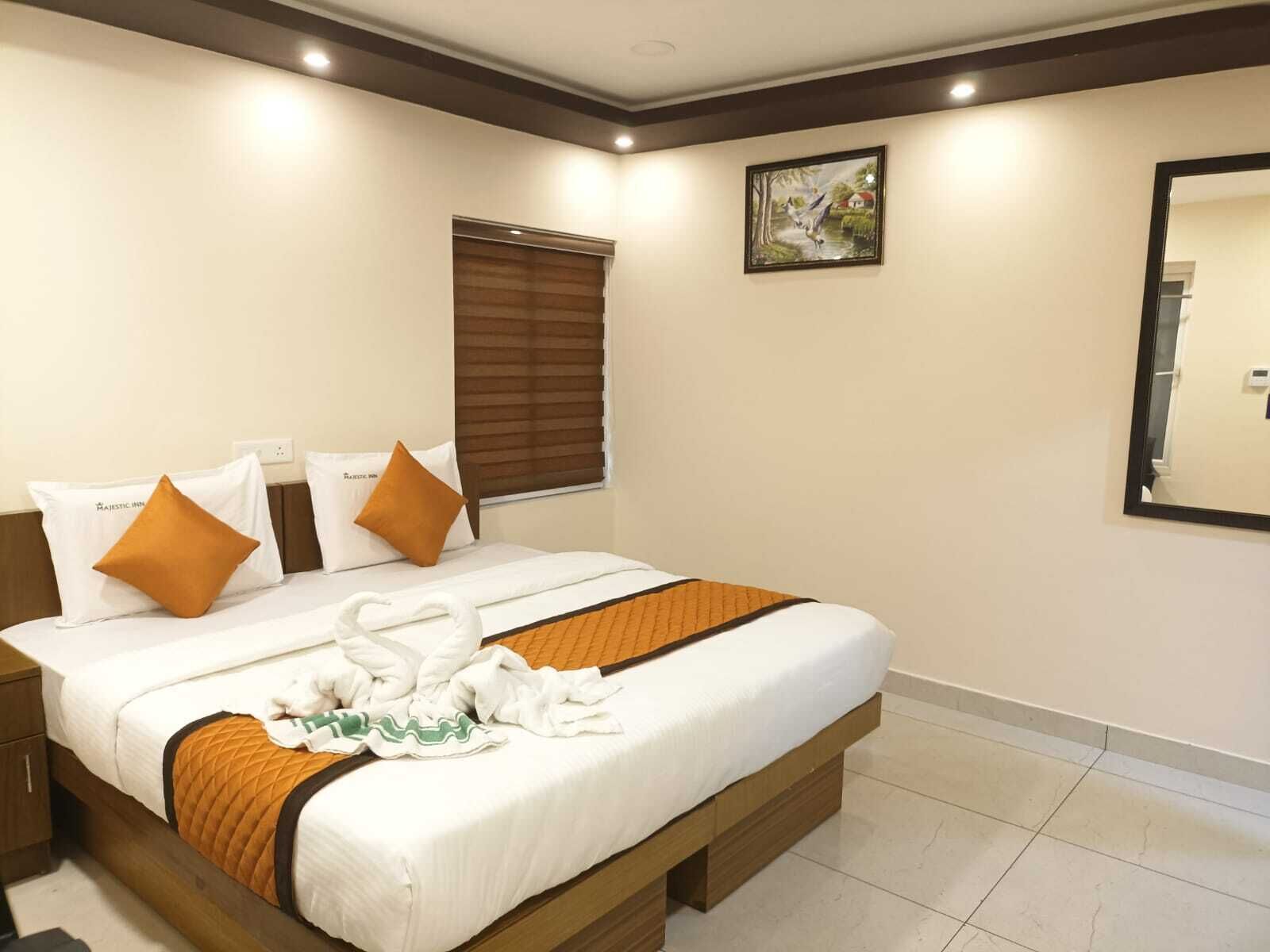 Deluxe Double or Twin Room | Bathroom | Soap, shampoo