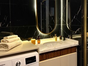 Kitchen / Dining Room - Qoople Eхсellence B-55 neue Wohnung am Meer by Interhome (Alanya)