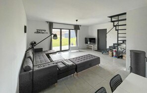 TV, fireplace - Cozy home in Slajszewo with WiFi (Slajszewo)