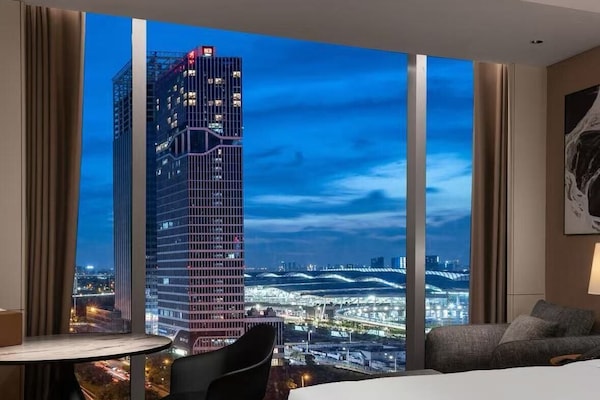 Signature Single Room | Gebar bulu kapas, bar mini, dihias secara berasingan