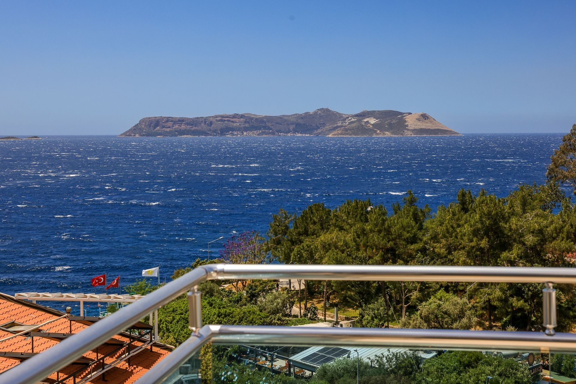 Deluxe Cift Kisilik Deniz Manzarali, Balkonlu Oda | Tende oscuranti, insonorizzazione, ferro/asse da stiro, Wi-Fi gratuito