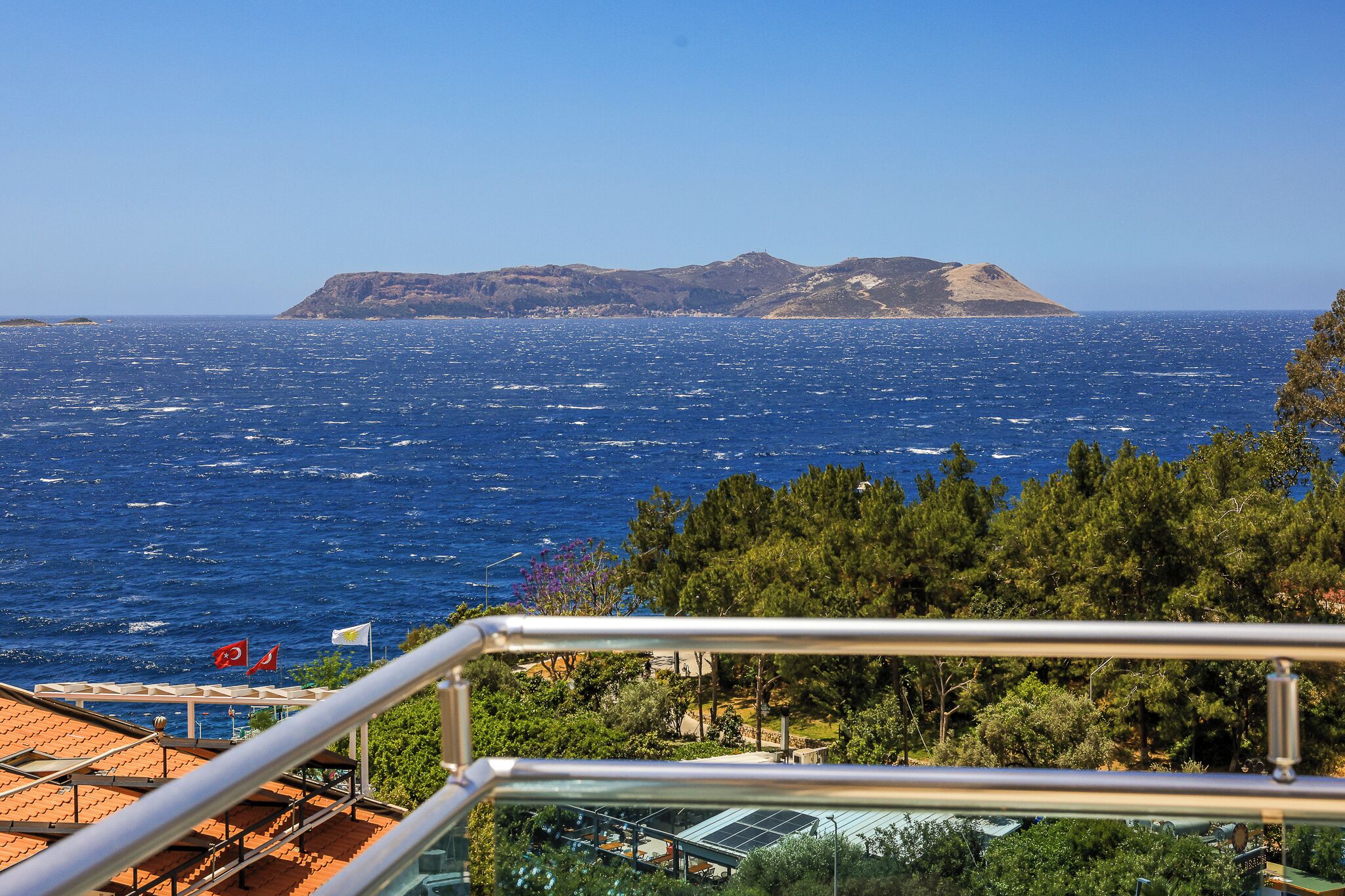 Deluxe Cift Kisilik Deniz Manzarali, Balkonlu Oda | Tende oscuranti, insonorizzazione, ferro/asse da stiro, Wi-Fi gratuito