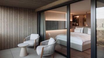 In-room safe, free WiFi
