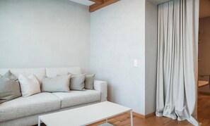 Suite Junior, balcone, vista montagna | Area soggiorno