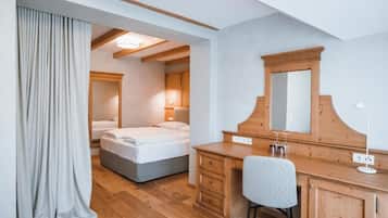 Junior Suite, Balcony, Mountain View | In-room safe, free WiFi