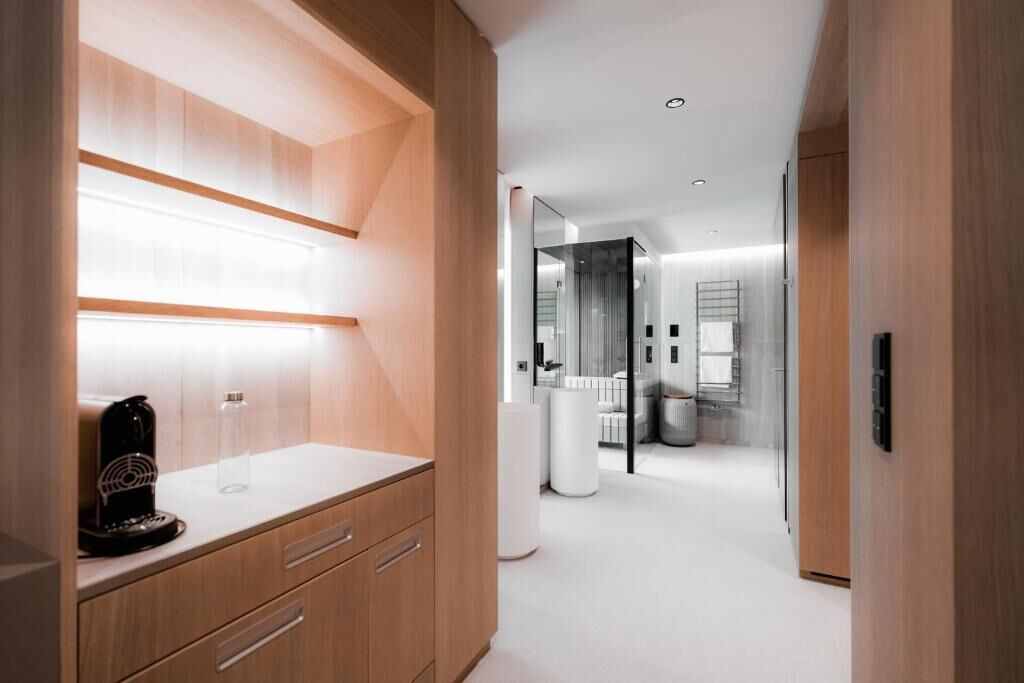 Suite, Sauna, Mountain View | Interior