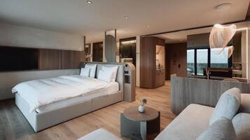 Suite, Balcony, Mountain View | In-room safe, free WiFi