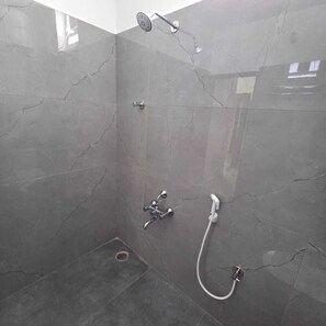 Artículos de tocador gratuitos, toallas, jabón, shampoo