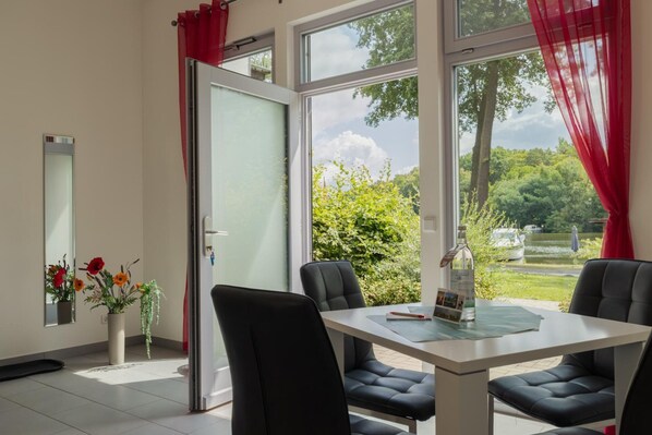 Apartment | Dining