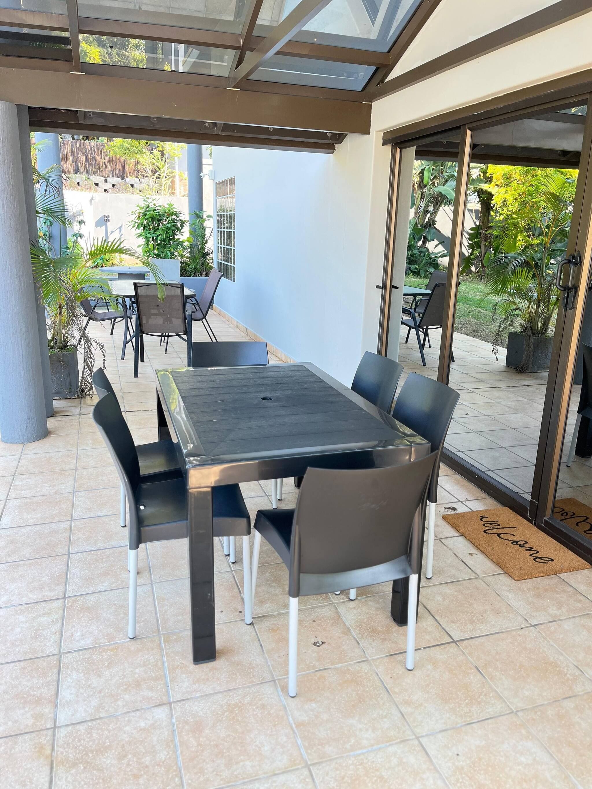 House, 5 Bedrooms, Balcony | Outdoor dining