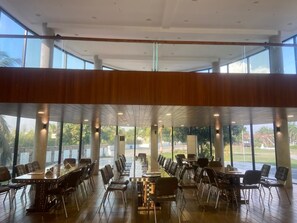 Dining - Green Paradise (Parujan)