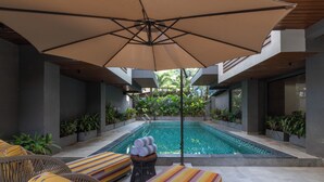 Ảnh chưa phân loại, 2 trong số 35 ảnh, nút