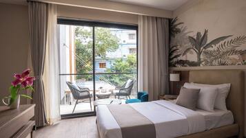 Deluxe Double Room | In-room safe, desk, laptop workspace, iron/ironing board (on request)