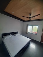 Rollaway beds, bed sheets