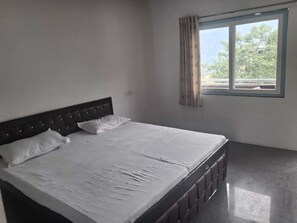 ห้องดับเบิล | เตียงเสริม/เปล, ผ้าปูที่นอน