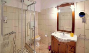 Shower, hair dryer, shampoo - Helectra Gem - A Lilac Nest in Kefalonia (Agia Effimia)