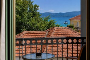 Property grounds - Phaedra apartment - Homely Vibes Gem in Kefalonia (Agia Effimia)