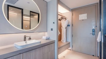 Private spa tub