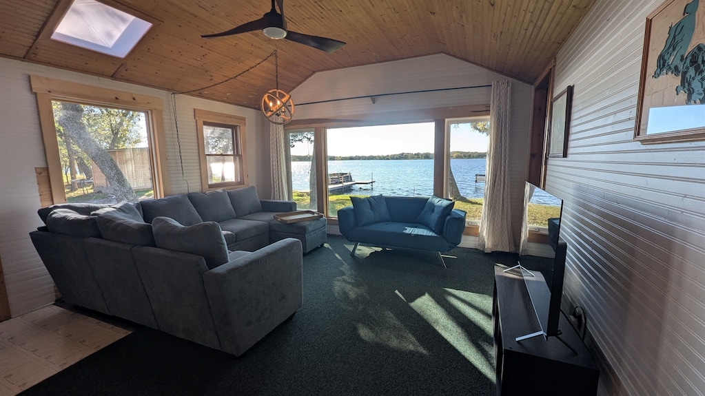 Idyllic Island Cabin, Clearwater Lake Mn (Boat Required) - Clearwater, MN